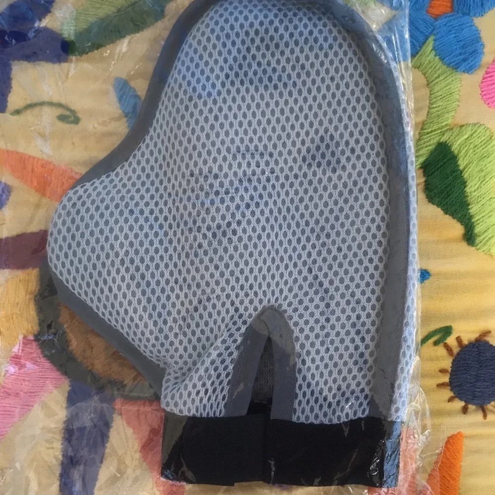 Dog Grooming Glove -New in Package by Petsnetic